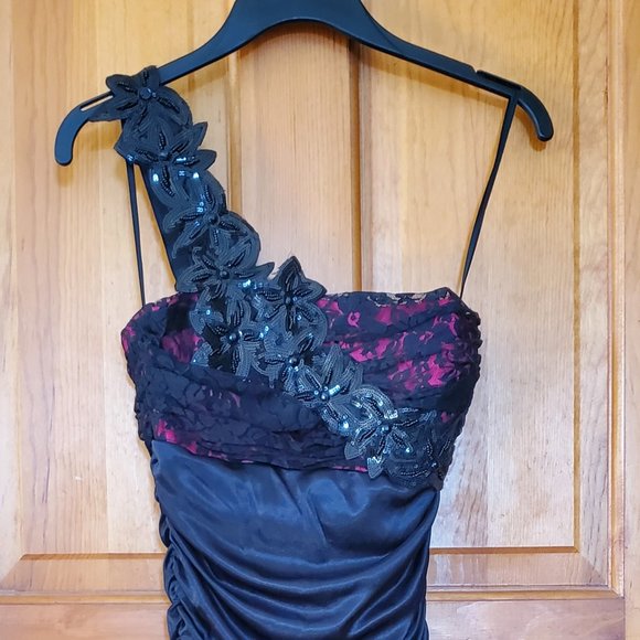 B. Smart Juniors Size 3 One Shoulder Cocktail Dress Black & Fuchsia Pink - Picture 1 of 7